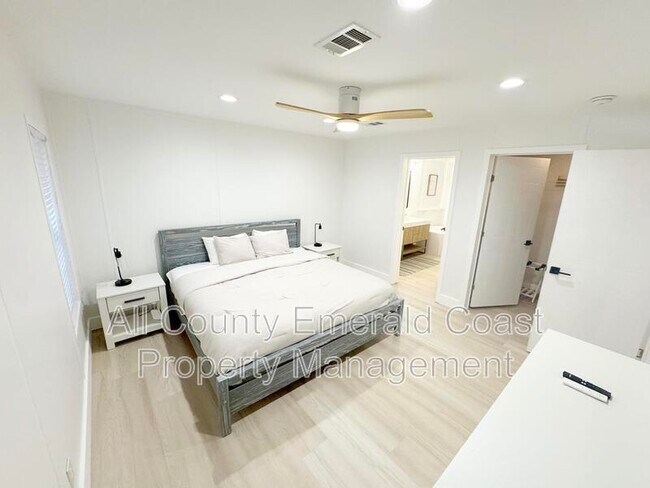 Building Photo - 444 Montigo Ave N