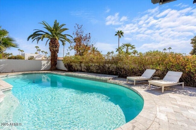 Building Photo - 6547 E Voltaire Ave