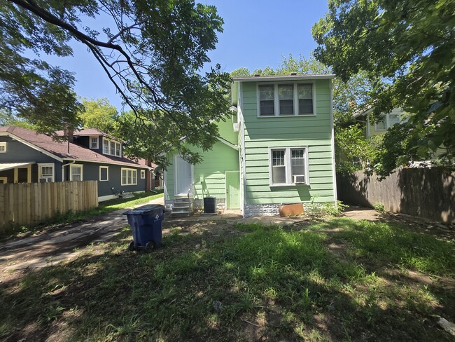 Building Photo - 252 N Lorraine Ave