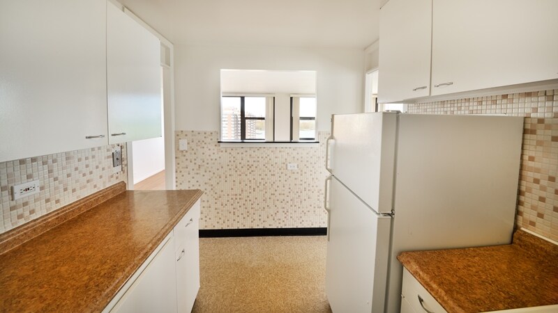 Building Photo - 7447 S South Shore Dr