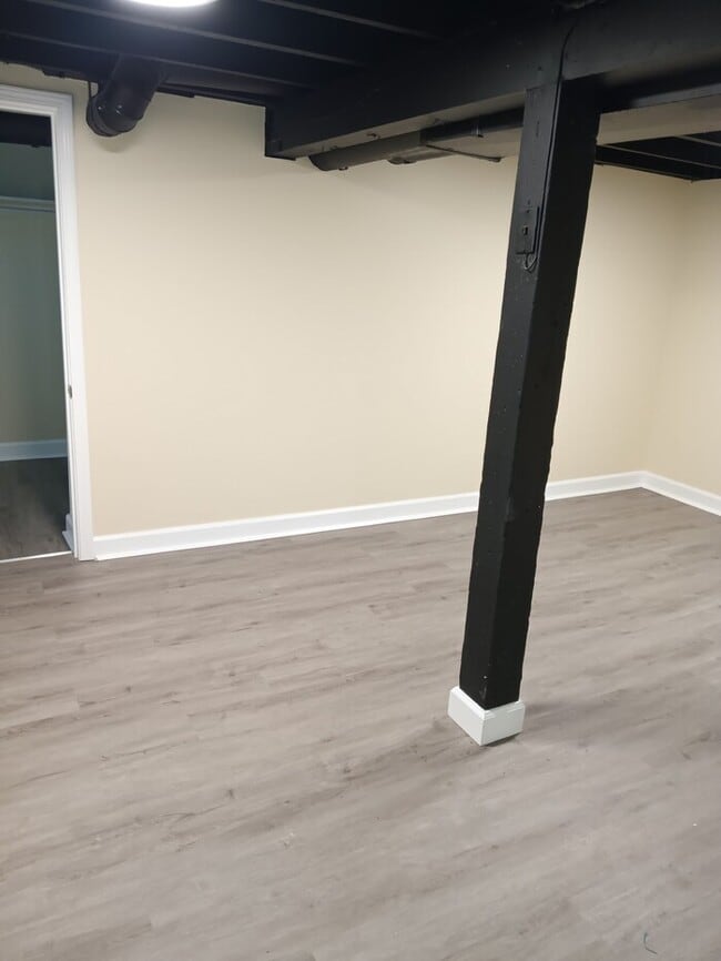 Building Photo - New rehabbed home