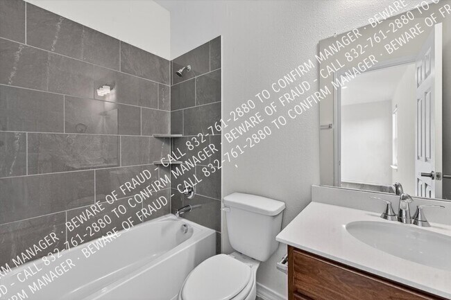 Building Photo - 707 Windhaven Dr