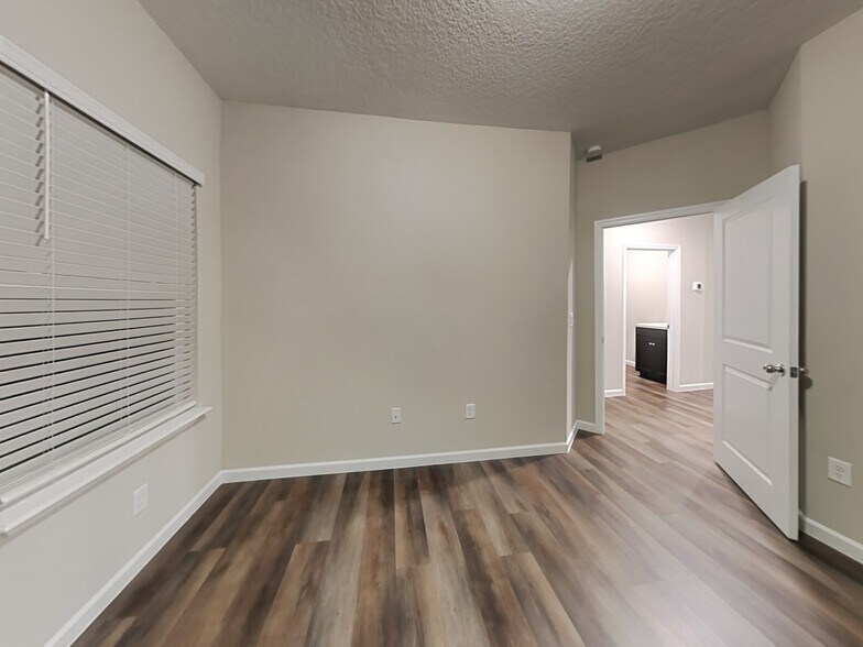 Building Photo - 111 Hemlock Point