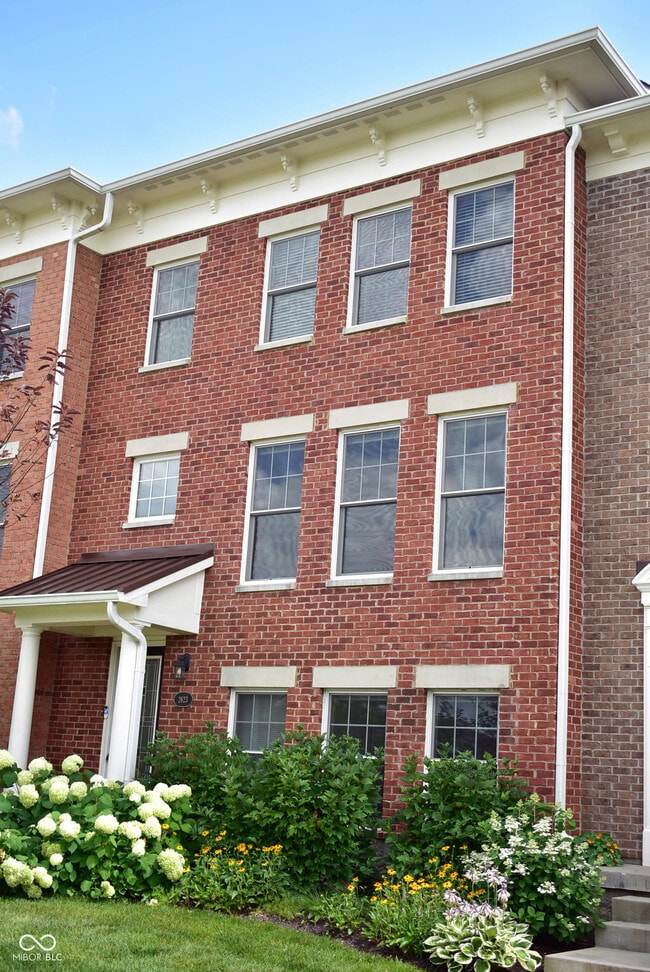 Building Photo - 2623 Manigault St