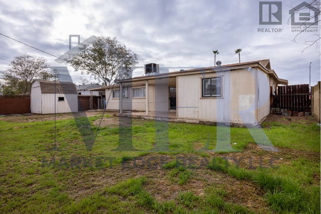 Building Photo - 5Bed/2Bath Home at 35th Ave/Cactus! $1799 ...