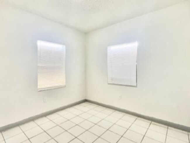 Building Photo - Three Bedroom Single Family Home with Private Fenced Yard