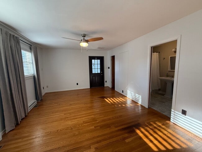 Building Photo - Fantastic Home Near Three Chopt and Patterson Available immediately!