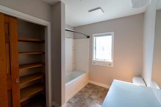 Building Photo - 363 Blackstrap Rd