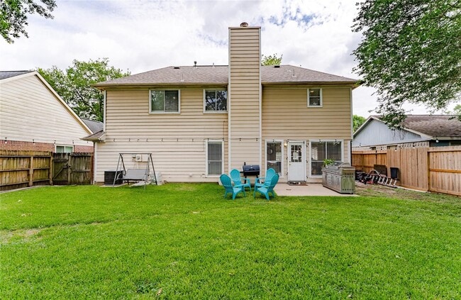 Building Photo - 3022 Norwich St