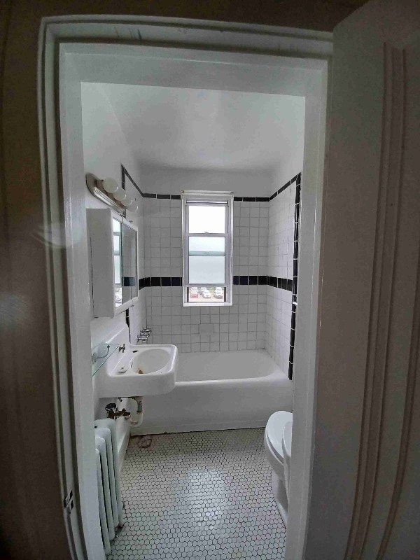 Building Photo - 808 N Main St