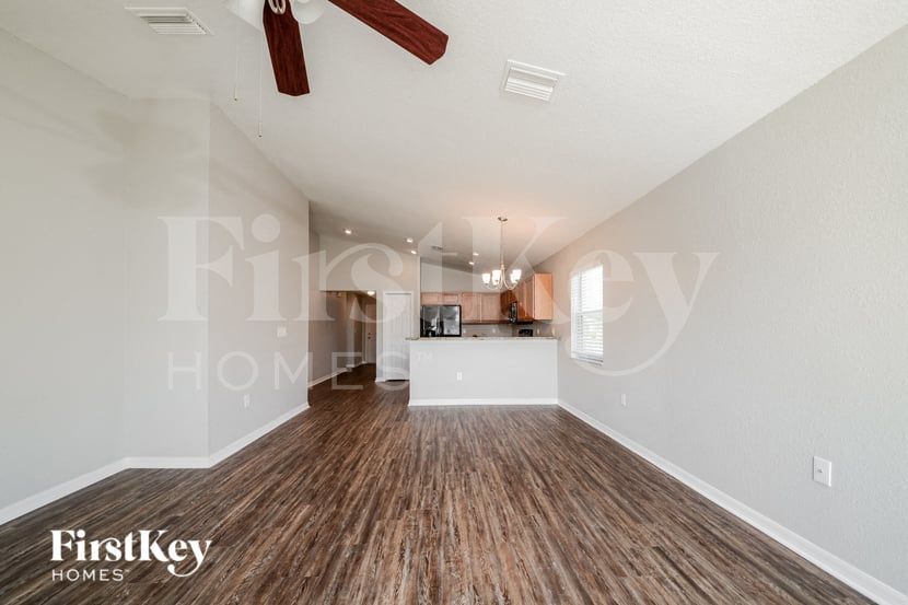 Building Photo - 2318 11th Ave E