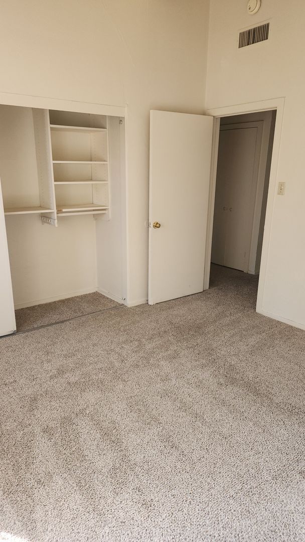 Building Photo - 139