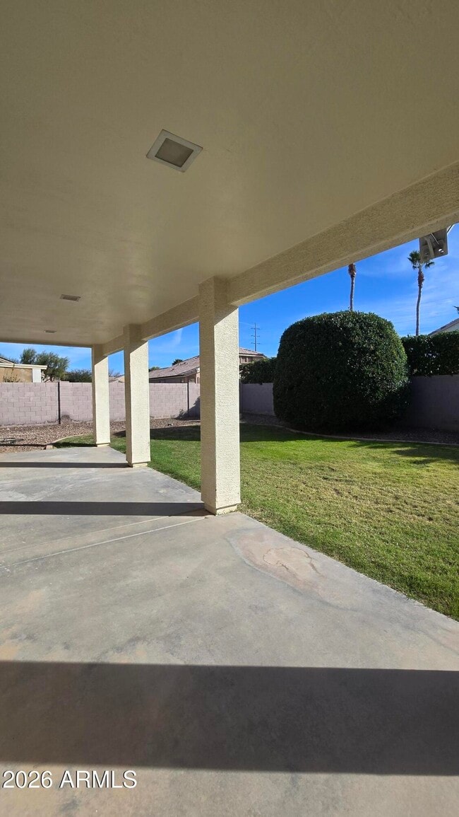 Building Photo - 1693 E Ebony Pl