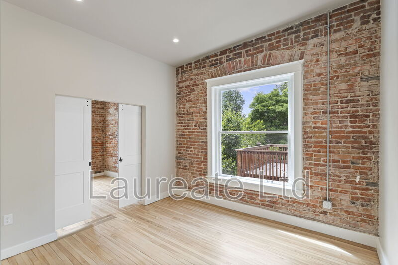Building Photo - 1256 N Clarkson St