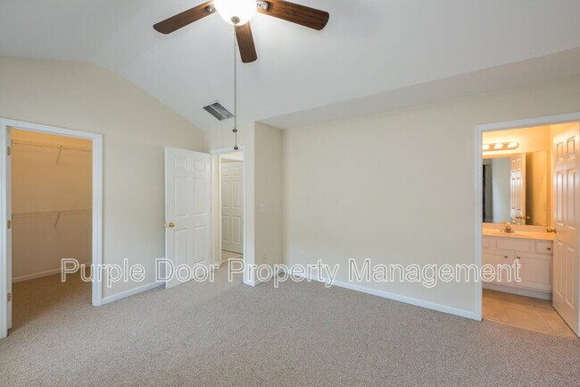 Building Photo - 1820 Willow Branch Ln