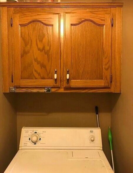 Building Photo - 4115 S Parkhill Ct