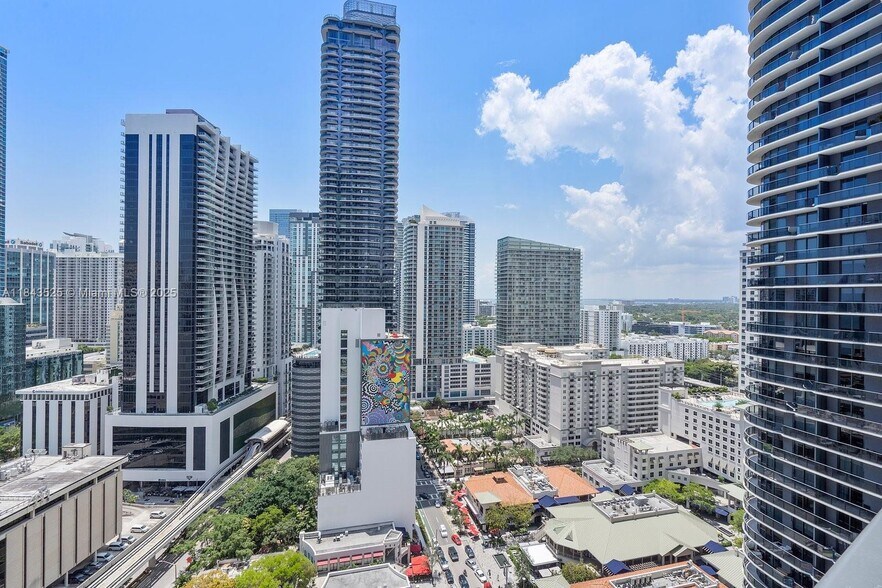 Building Photo - 801 S Miami Ave
