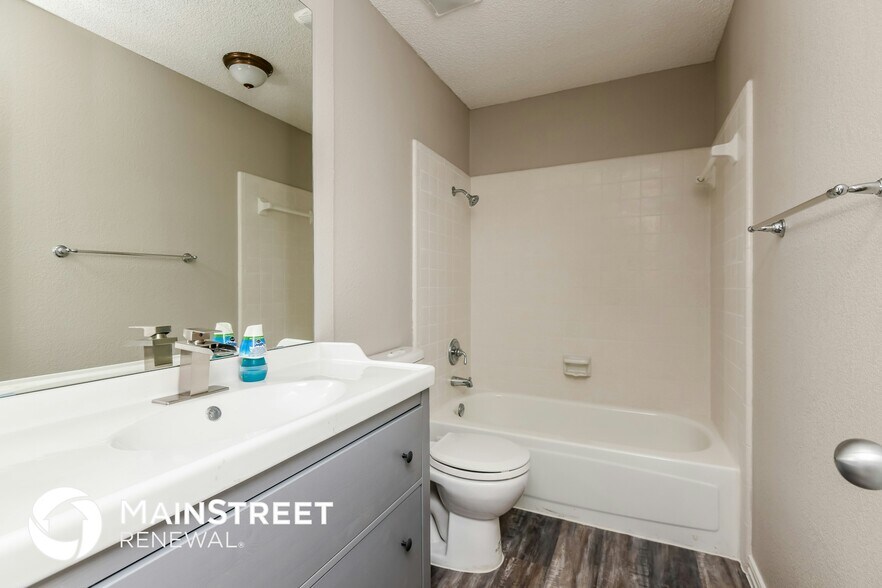 Building Photo - 3813 Clear Brook Cir