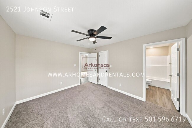 Building Photo - 2521 Johnson St
