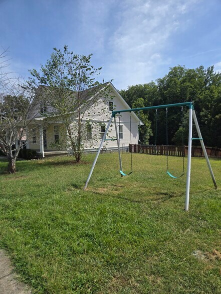 Building Photo - 855 Beth Dr