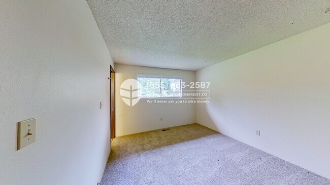 Building Photo - 13524 120th Ave NE