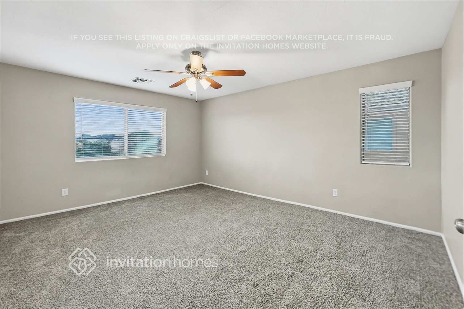 Building Photo - 447 W Corriente Ct