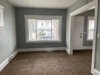 Building Photo - 4 BED 1 BATH SINGLE FAMILY HOME IN CLEVELAND!