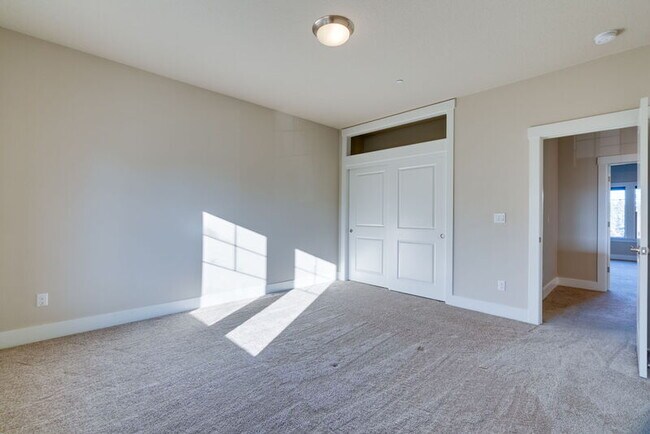 Building Photo - 11741 SW Barcelona St