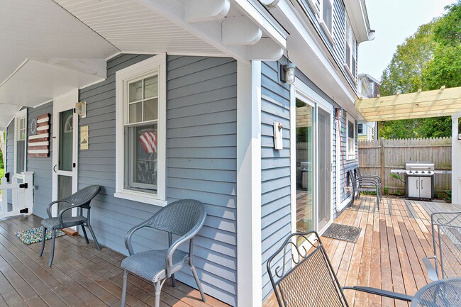 Building Photo - WINTER RENTAL: Changes In Latitude (Dogs Welcome!)