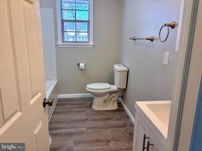 Building Photo - 1228 Heddon Ave