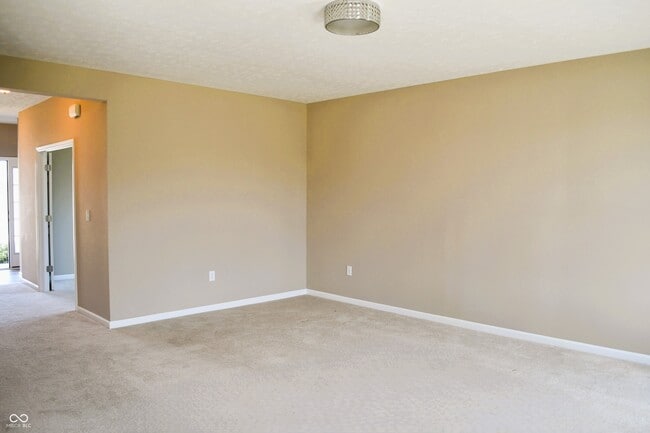 Building Photo - 2327 Creekland Dr