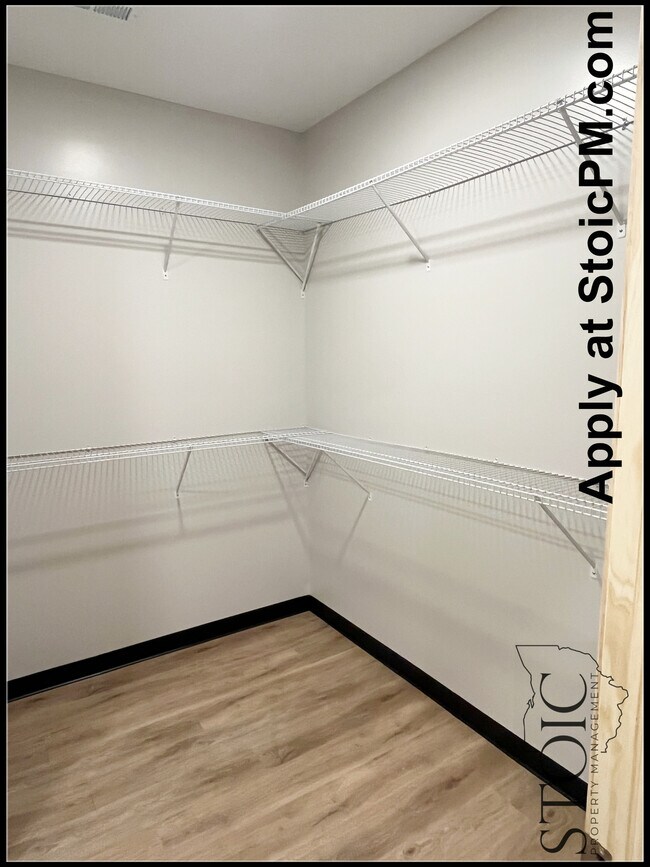 Building Photo - 224 Emmit Ave