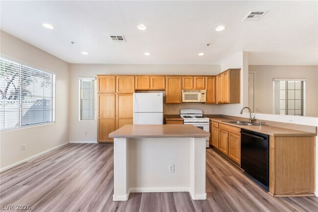 Building Photo - 6425 N Buttercup Creek St