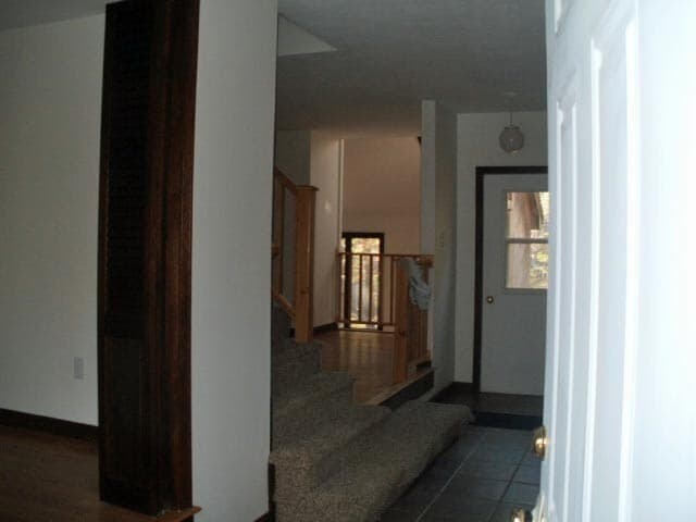 Building Photo - Spacious 3–4 Bedroom Home on Wooded Lot wi...