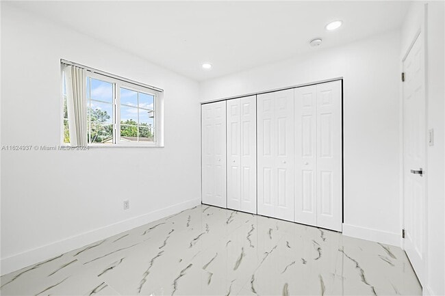 Building Photo - 1465 NW 192nd Ter