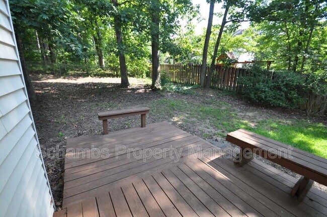 Building Photo - 6104 Deerwood Pl