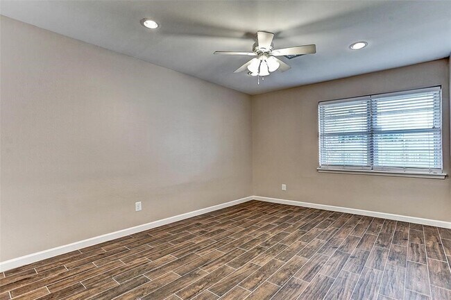 Building Photo - 6031 Cerritos Dr