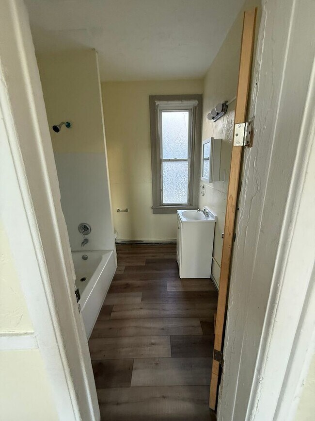 Building Photo - *Friendly Road, LLC 3404-3406 Walton Ave