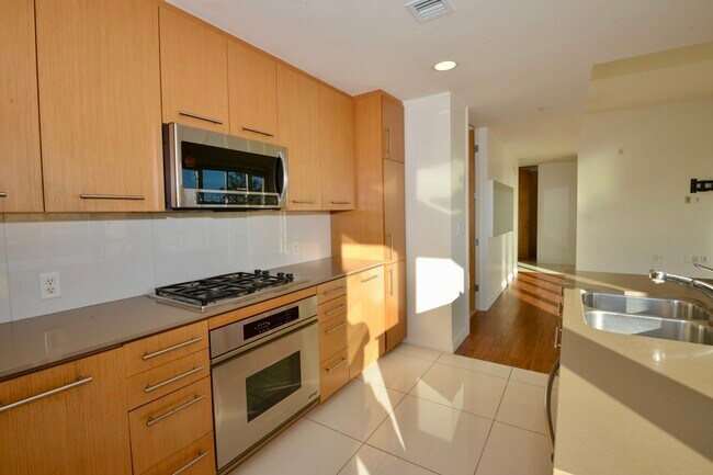 Building Photo - 845 Fort Stockton Dr