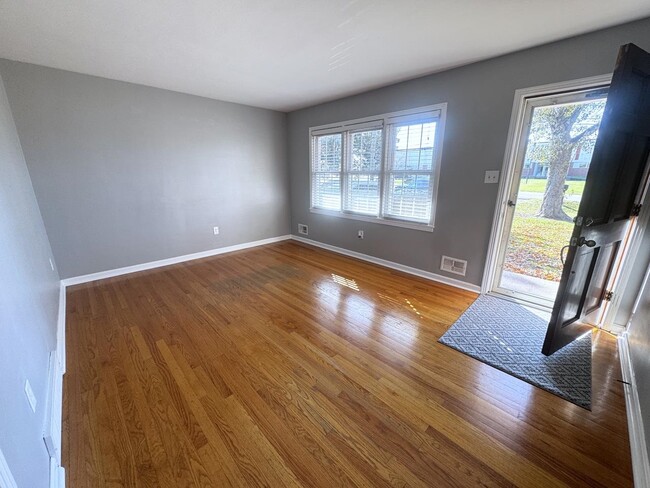 Building Photo - 316 Emmett Ave