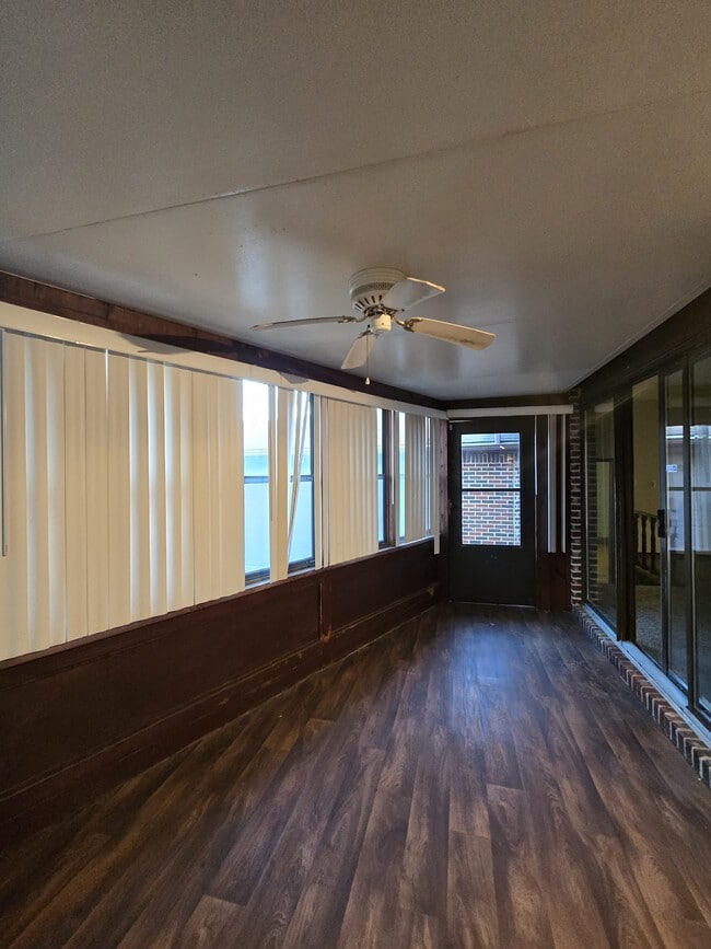 Building Photo - 714 S Fabrique Dr