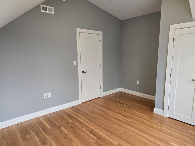 Building Photo - 29 Appleton St