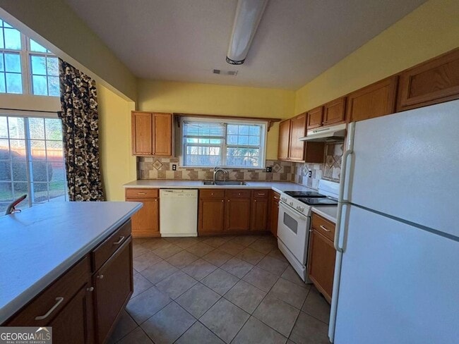 Building Photo - 1607 Heyford Cir NW