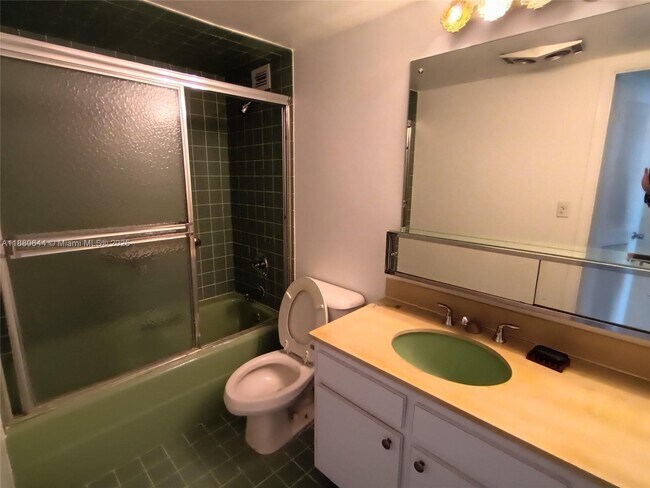 Building Photo - 1410 S Ocean Dr