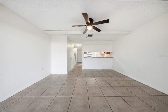 Building Photo - 2131 Ridge Rd S