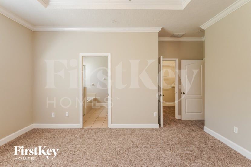 Building Photo - 9885 Moss Rose Way