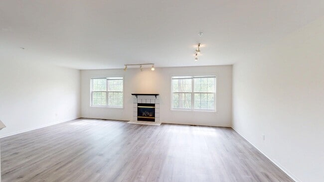 Building Photo - 2974 Barclay Way
