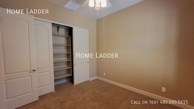 Building Photo - 1708 W Dusty Wren Dr