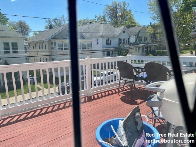 Building Photo - 24 Burton St