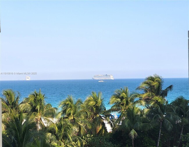 Building Photo - 1623 Collins Ave